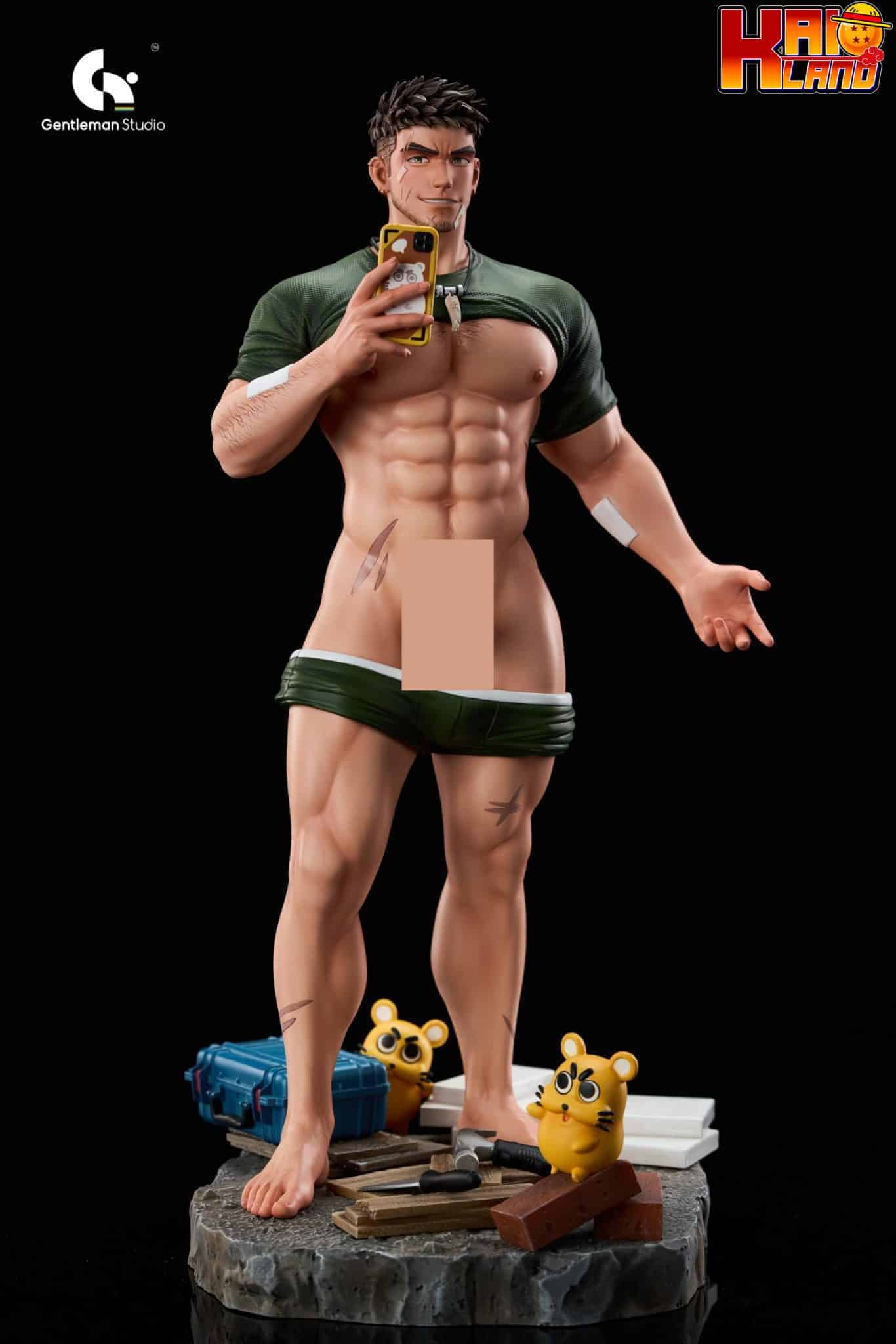 Original Gentleman 18 Studio Decoration Worker Kevin Resin Statue