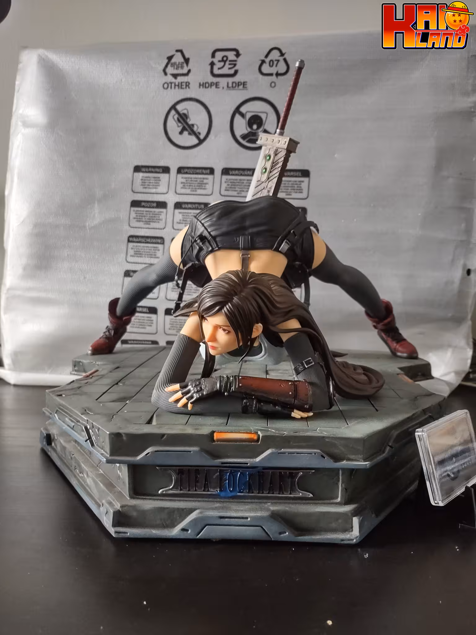Final Fantasy EA Studio Tifa Resin Statue